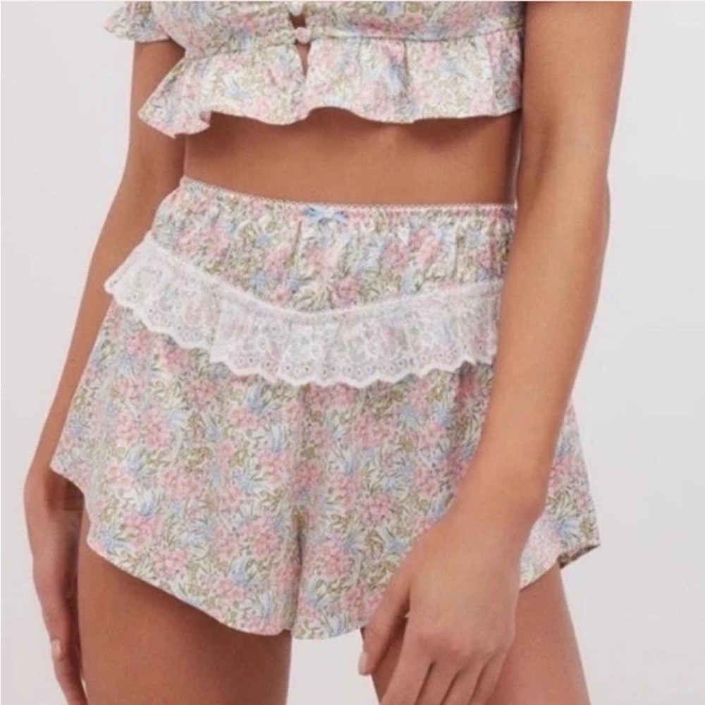 FOR LOVE & LEMONS Farrah
Pajama Sleep Short Flower Print Lace Trim Medium